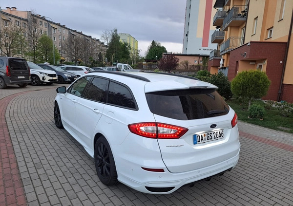 Ford Mondeo cena 58000 przebieg: 199000, rok produkcji 2017 z Wałbrzych małe 667